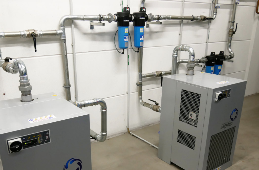 Komponenten zur Druckluftaufbereitung mit Trockner und Filtertechnik